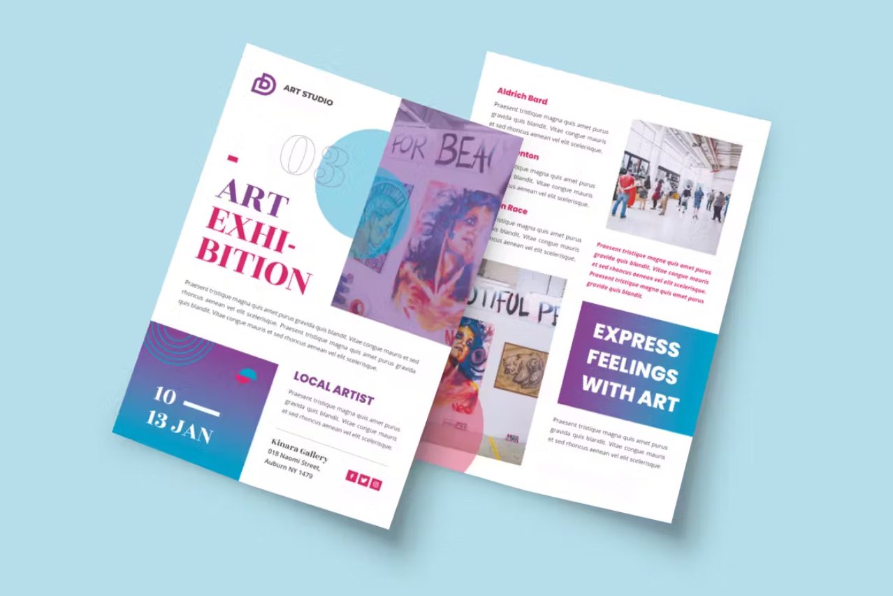 Kleurrijke flyers voor een tentoonstelling, waaiervormig uitgelegd
